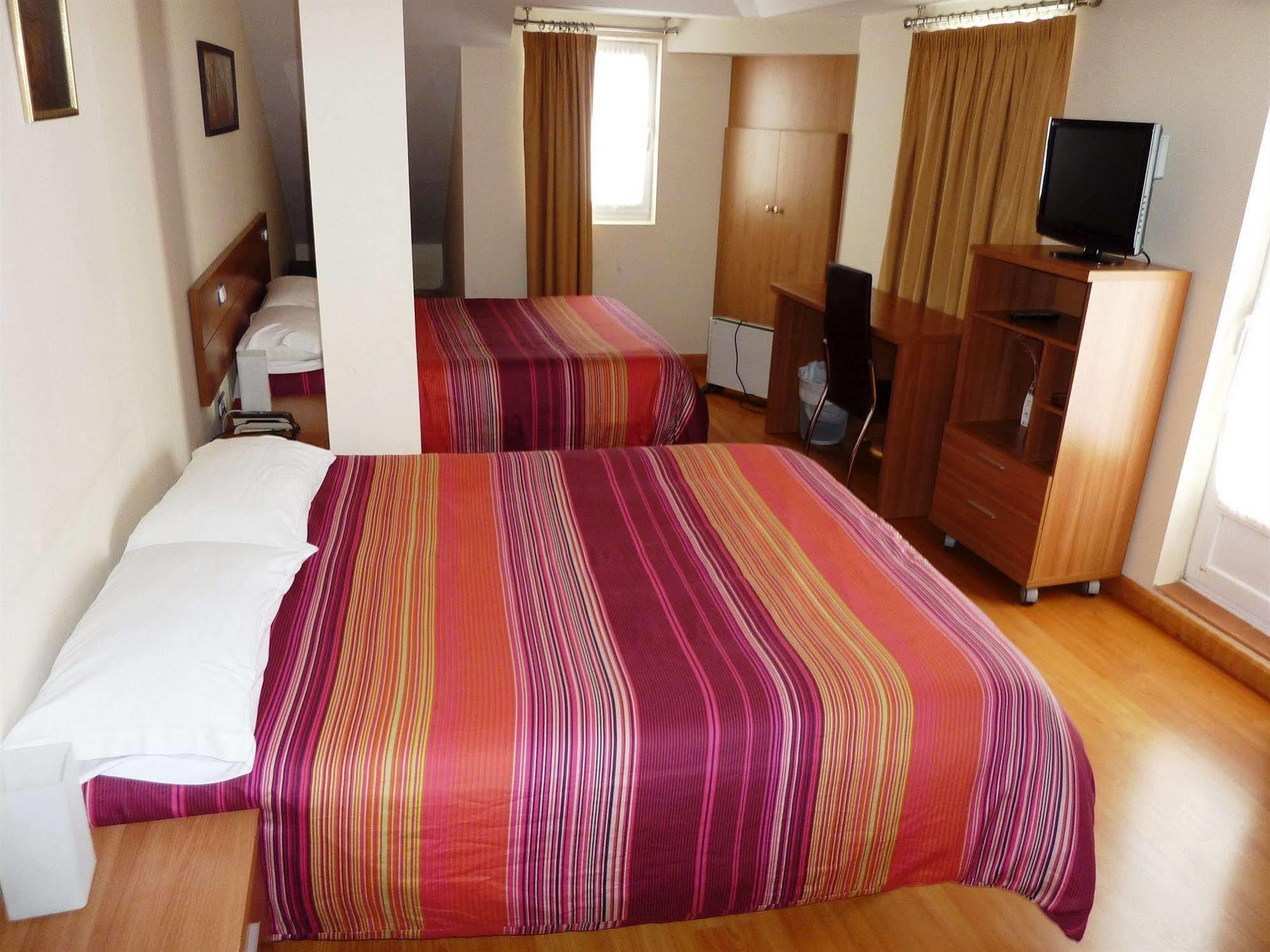 Hostal La Morada La Cisterniga ภายนอก รูปภาพ