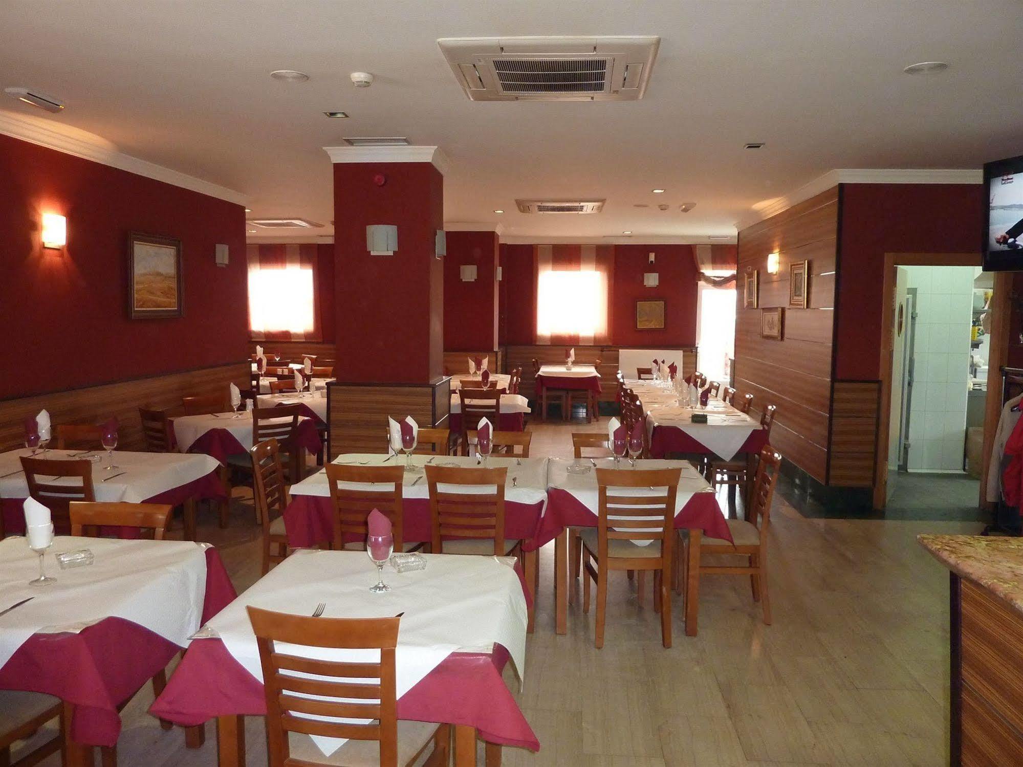 Hostal La Morada La Cisterniga ภายนอก รูปภาพ